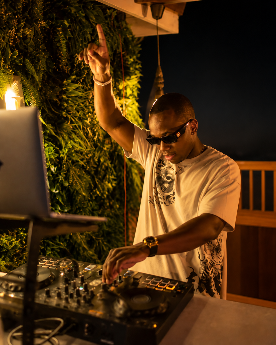 DJ Caliente live at Eden Rooftop